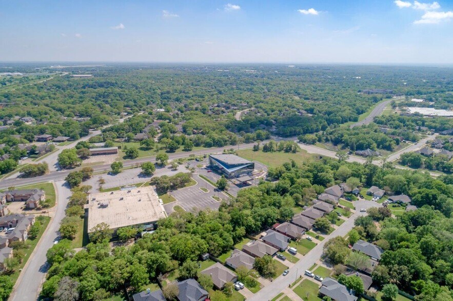 More Photos Of 1920 W Villa Maria Rd, Bryan Medical For Lease