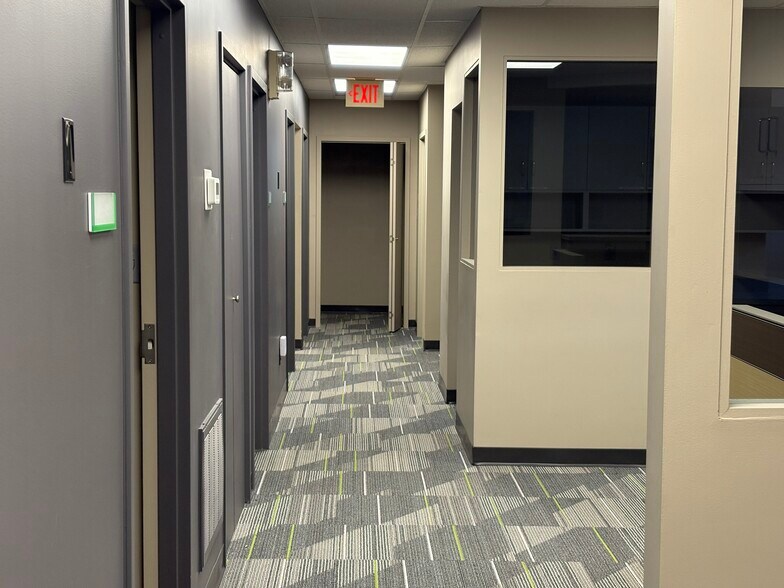 More Photos Of 201 W Broadway Blvd, Johnston City Office For Sale