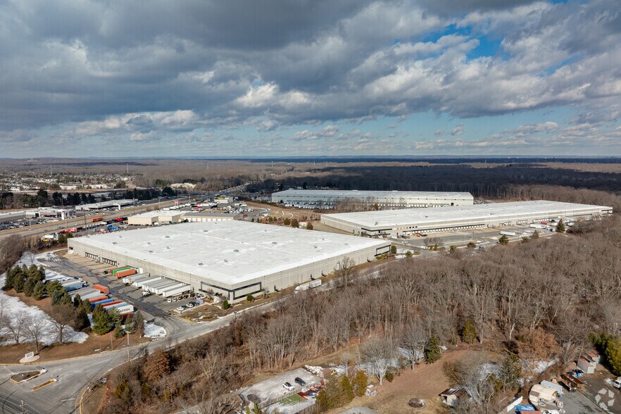 More Photos Of 240-290 Heller Park Ct, Dayton Distribution For Lease