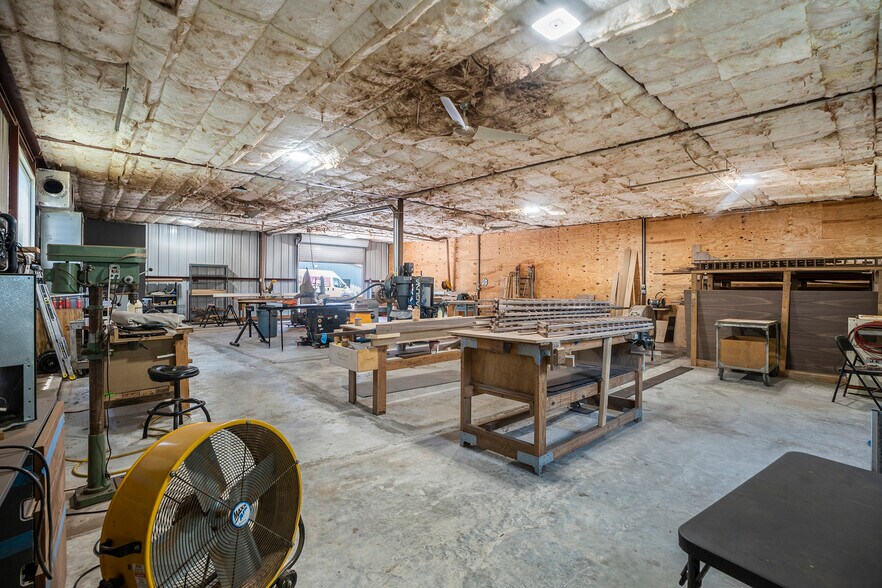 More Photos Of 2113 Garden Rd, Pearland Light Distribution For Sale