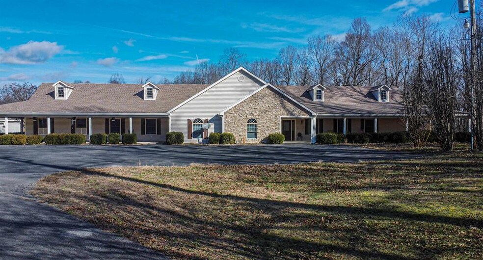 More Photos Of 2025 Clark Line Rd, Paducah Apartments For Sale