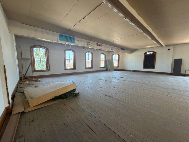 More Photos Of 1705 Washington St, Blair Storefront Retail Office For Sale
