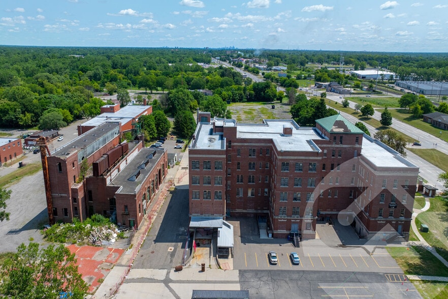 More Photos Of 30600-30712 Michigan Ave, Westland Schools For Sale