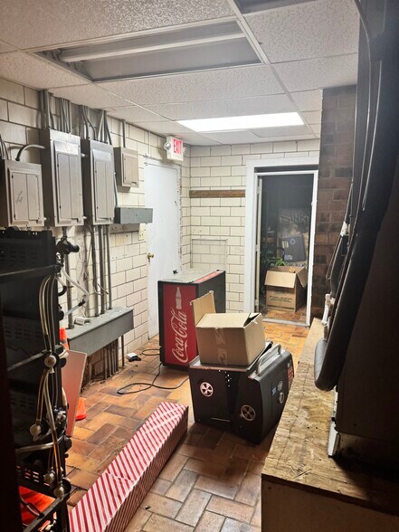 More Photos Of 902 W Panola St, Carthage Freestanding For Lease