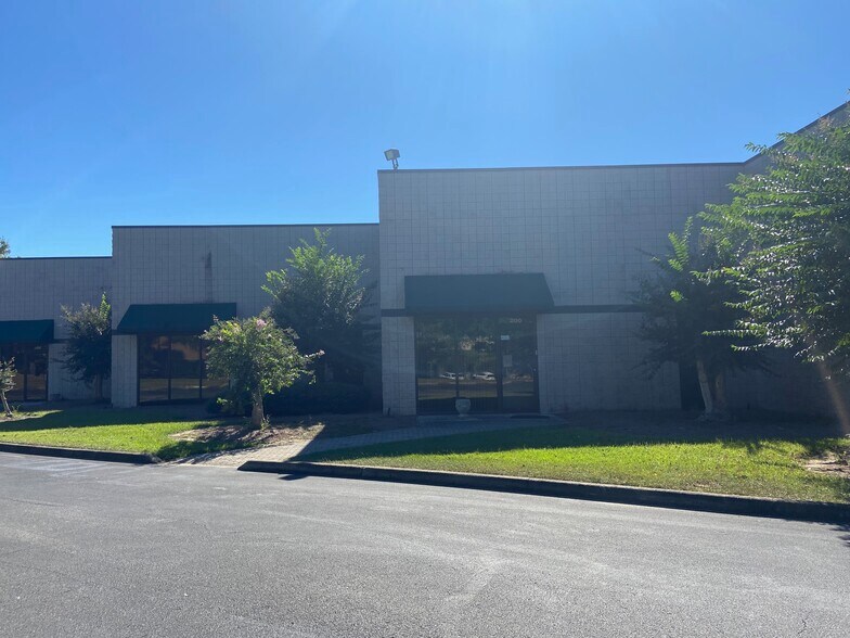 More Photos Of 509 Mineral Trace, Birmingham Light Distribution For Lease