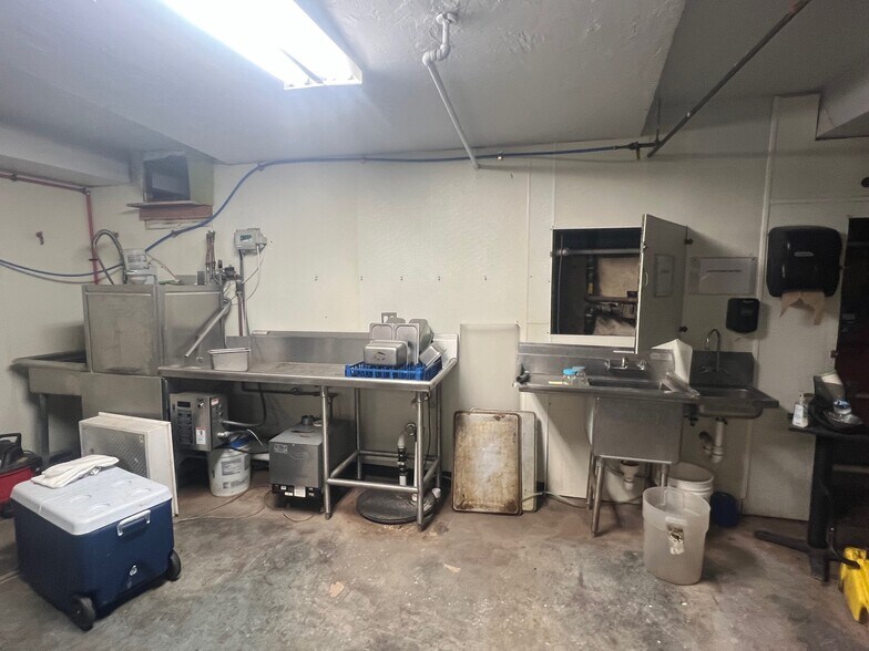 More Photos Of 316-326 State St, New London Storefront Retail Office For Lease