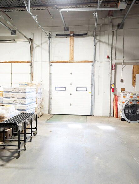 More Photos Of 8 State St, Nashua Warehouse For Lease