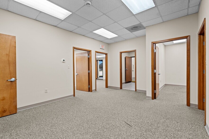 More Photos Of 311 N Waverly Ave, Springfield Warehouse For Lease