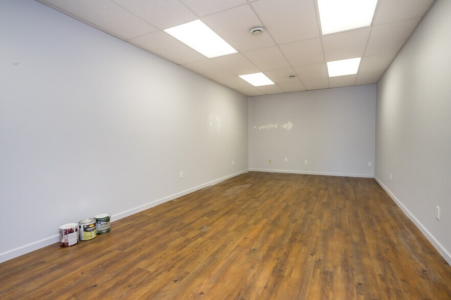 More Photos Of 13761 116 Ave, Surrey Flex For Lease
