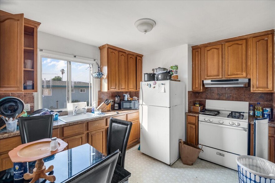 More Photos Of 736 Cedar St, Redwood City Apartments For Sale