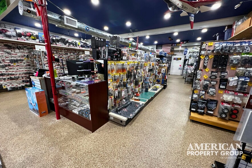 More Photos Of 3835 Tamiami Trl, Port Charlotte Freestanding For Sale