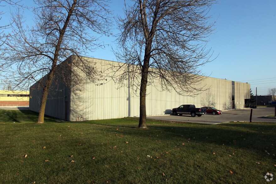 More Photos Of 200 Walker Dr, Brampton Manufacturing For Lease