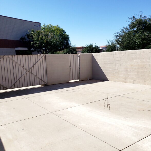 More Photos Of 7235 E Hampton Ave, Mesa Warehouse For Sale