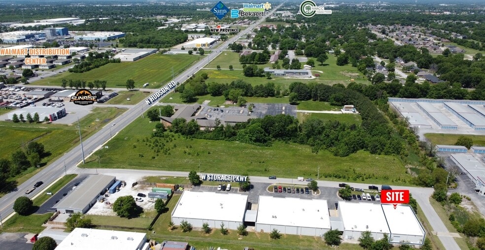 More Photos Of 2605 W Storage Parkway Rd, Rogers Flex For Lease