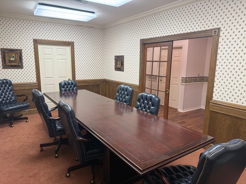 More Photos Of 500 NE 8th Ave, Ocala Office For Sale