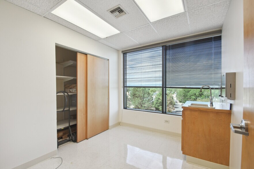 More Photos Of 1421 S Potomac St, Aurora Medical For Lease
