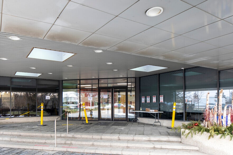 More Photos Of 7381 Bramalea Rd, Mississauga Manufacturing For Lease