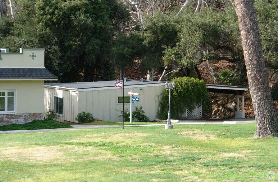 More Photos Of 2809 S Mission Rd, Fallbrook Freestanding For Lease