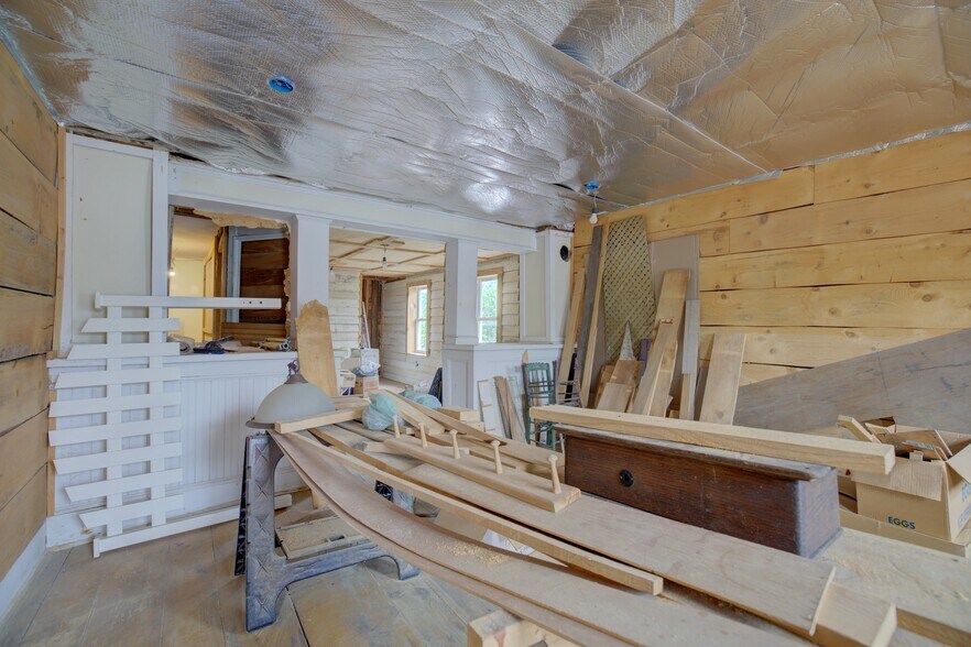 More Photos Of 150 Main St, Benton Office For Sale