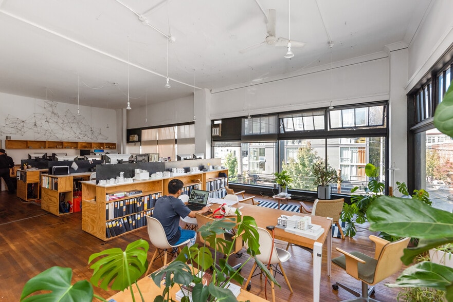More Photos Of 1205 E Pike St, Seattle Loft Creative Space For Lease