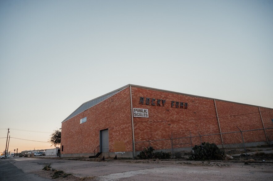 More Photos Of 3411 W Industrial Ave, Midland Distribution For Sale