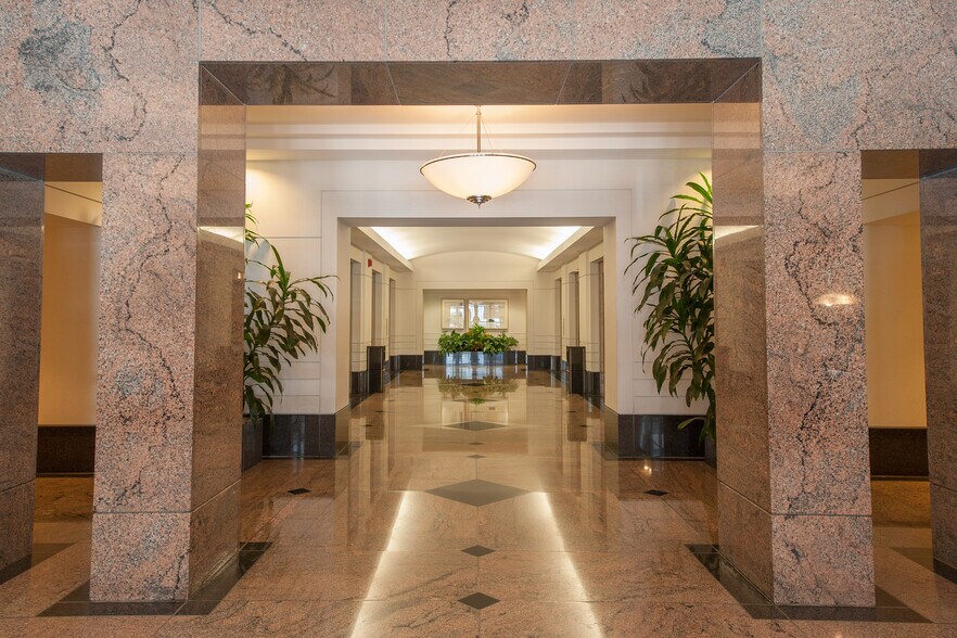 More Photos Of 1717 H St NW, Washington Office For Lease