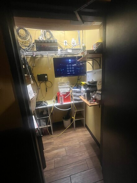 More Photos Of 1530 Mercer University Dr, Macon-Bibb Storefront Retail Office For Lease