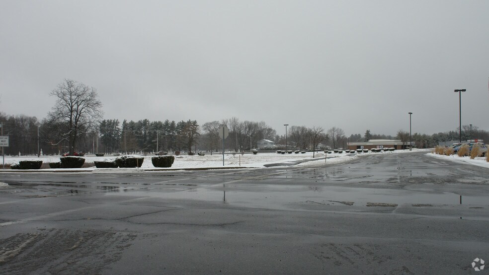 More Photos Of 44 Willimansett St, South Hadley Freestanding For Lease