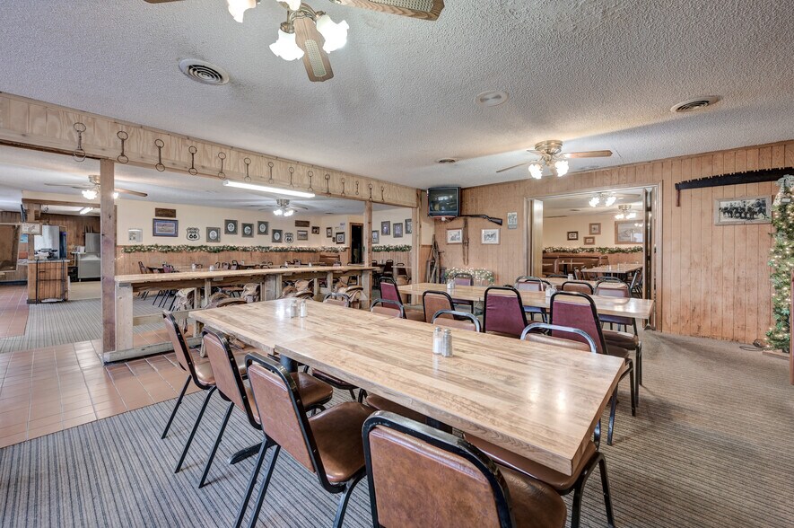 More Photos Of 2447 Military Ave, Baxter Springs Restaurant For Sale