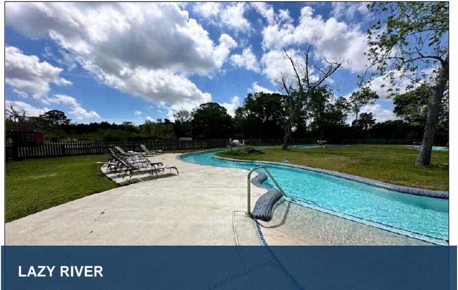 More Photos Of 4959 FM 2917 Rd, Alvin Trailer Camper Park For Sale