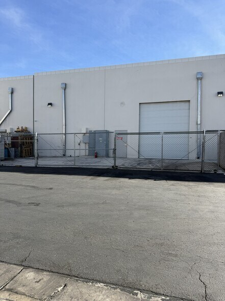 More Photos Of 4770 W University Ave, Las Vegas Warehouse For Sale