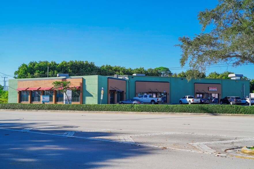 More Photos Of 1420 SE Federal Hwy, Stuart Warehouse For Lease