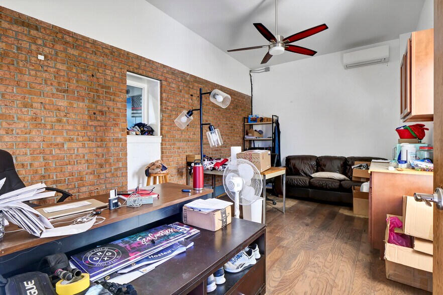 More Photos Of 1316 S 5th Ave, Wilmington Service For Sale