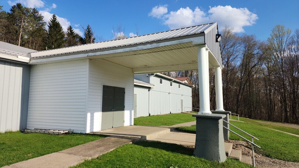 More Photos Of 4250 N State St, Salamanca Freestanding For Sale