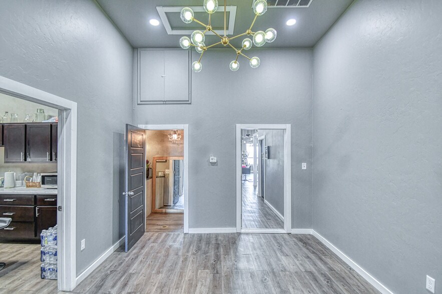 More Photos Of 91 Monroe Ave NE, Piedmont Freestanding For Sale