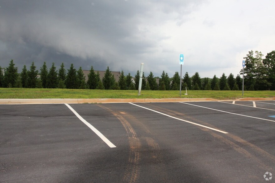 More Photos Of 1225 Peachtree Pky, Cumming Medical For Lease