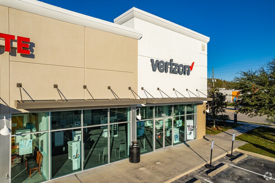 More Photos Of 852-884 E Tarpon Ave, Tarpon Springs General Retail For Lease