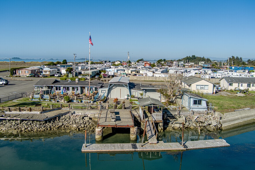 Primary Photo Of 1901 Buhne, Eureka Restaurant For Sale