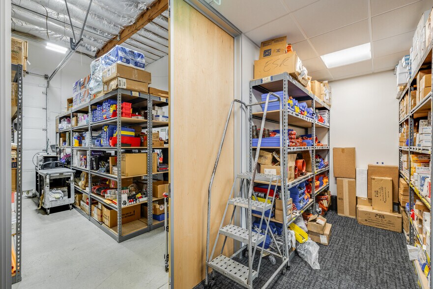 More Photos Of 780 Montague Expy, San Jose Showroom For Lease