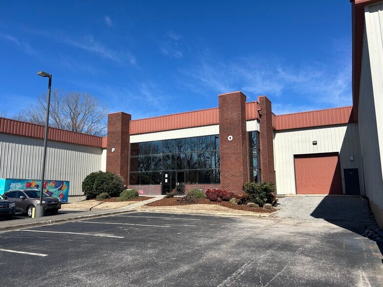 Primary Photo Of 3054 Leeman Ferry Rd SW, Huntsville Light Distribution For Lease