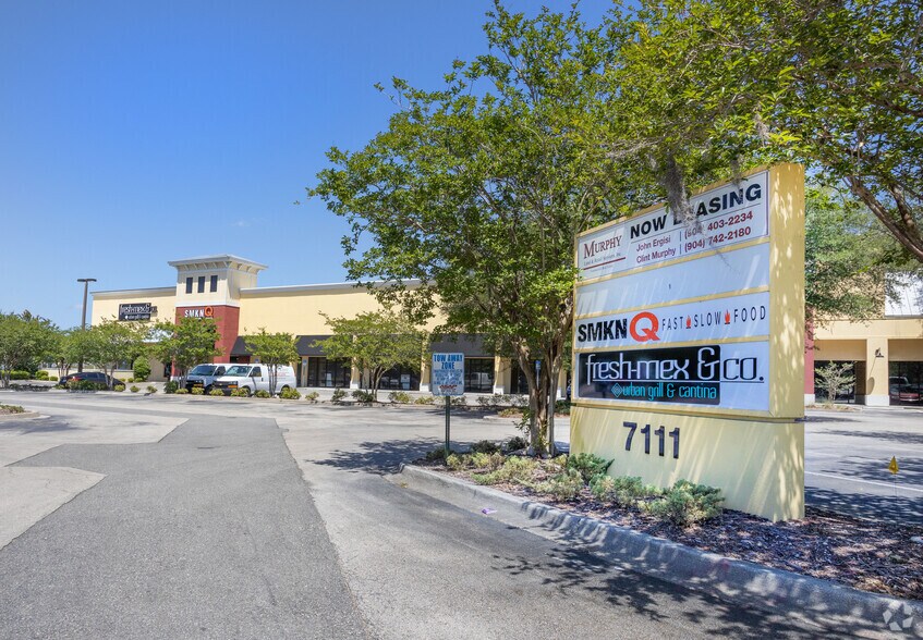 More Photos Of 7111 Bentley Rd, Jacksonville Freestanding For Lease