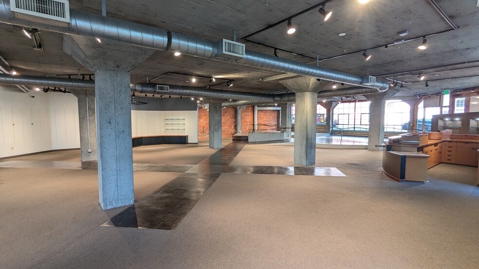 More Photos Of 1501-1505 Western Ave, Seattle Office For Lease