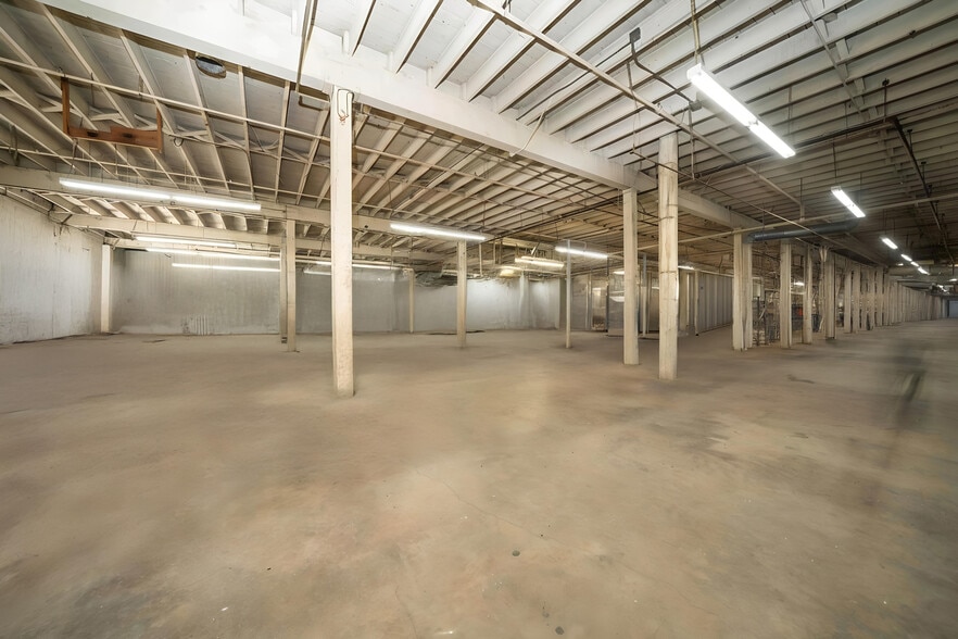 More Photos Of 4383 Fruitland Ave, Vernon Manufacturing For Sale