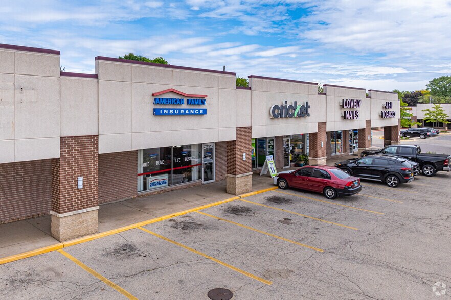 More Photos Of 2500 S Alpine Rd, Rockford Unknown For Lease