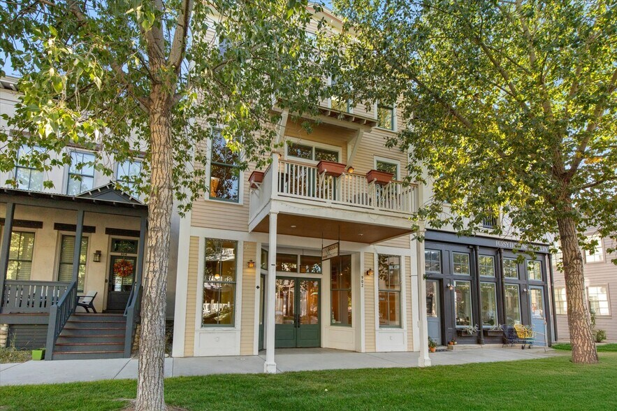 More Photos Of 902 S Main St, Buena Vista Storefront Retail Residential For Sale