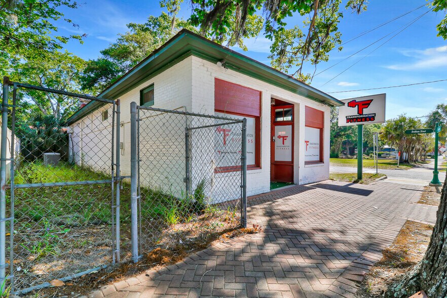 More Photos Of 307 Main Street, Ridgeland Flex For Sale