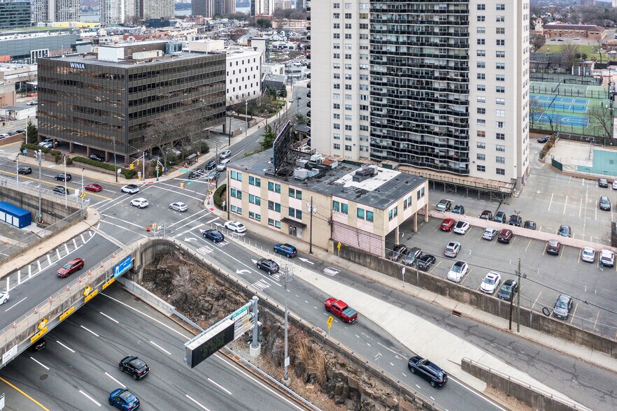 More Photos Of 2083 Center Ave, Fort Lee Medical For Lease