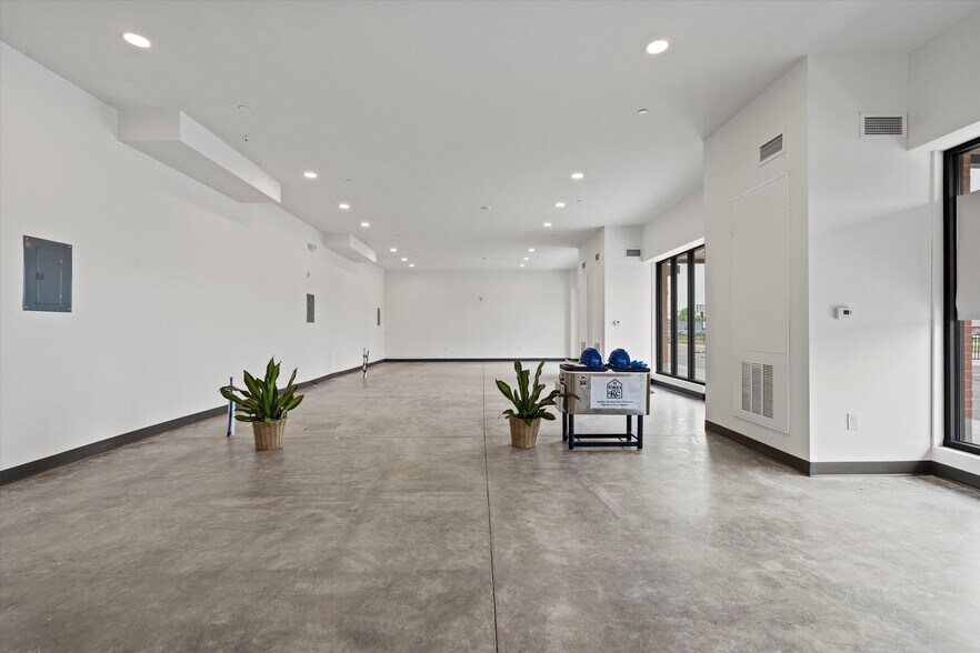 More Photos Of 2914-2924 Buchanan St, Kansas City Unknown For Lease