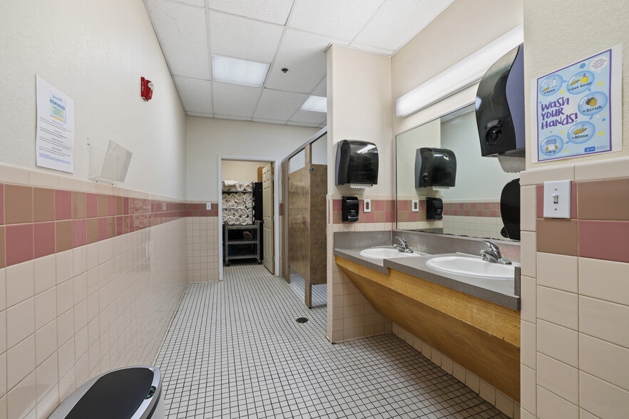 More Photos Of 5101 N Jackson Rd, McAllen Rehabilitation Center For Sale