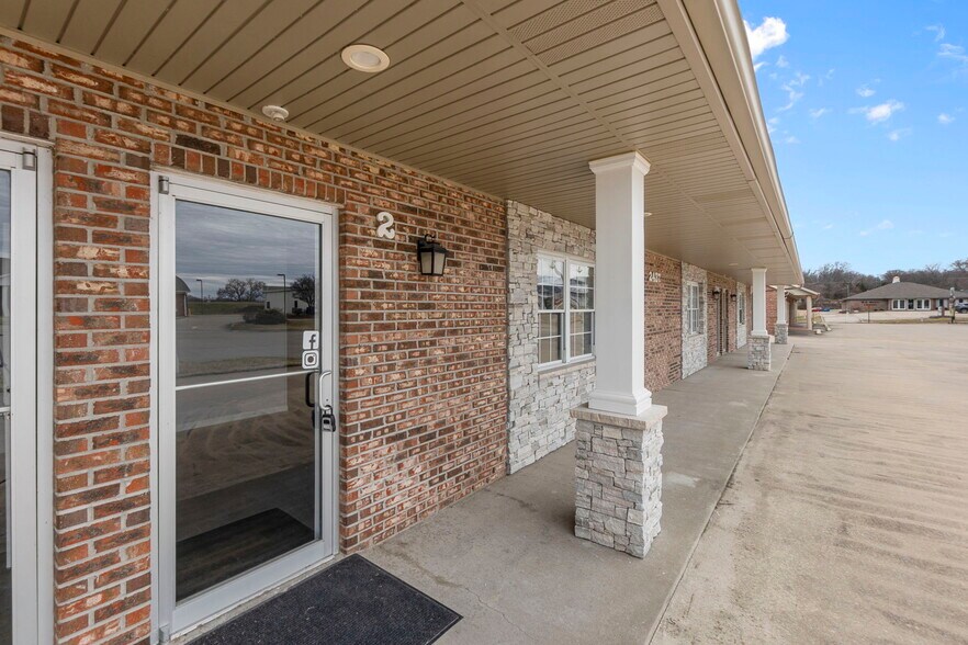 More Photos Of 2437 Myra Dr, Cape Girardeau Office For Sale